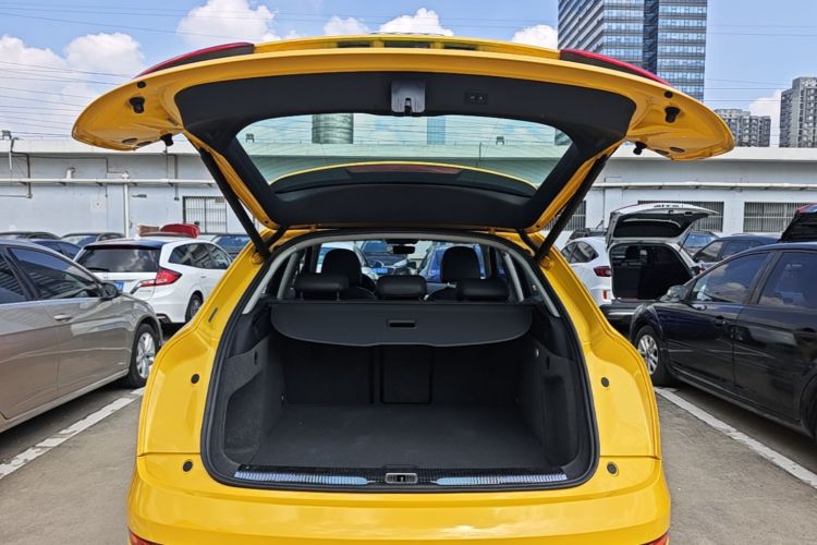 Audi Q3 2016 car image #19