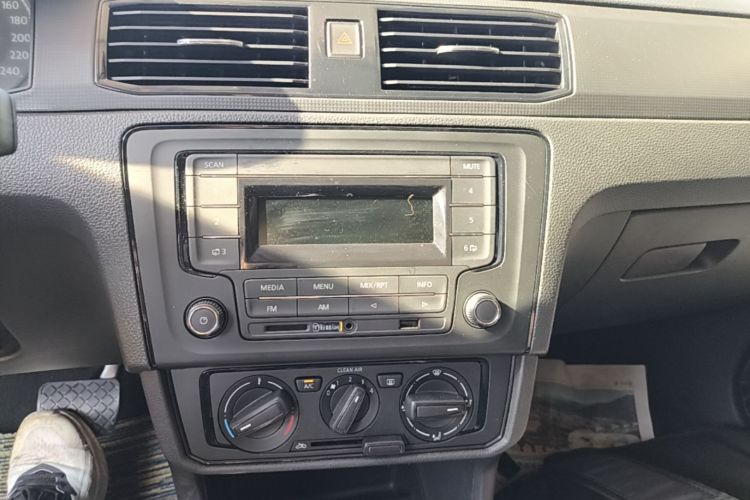 Volkswagen Santana 2019 car image #17