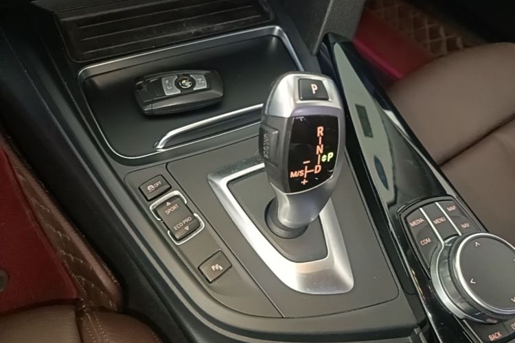 BMW 3 Series 2019 #14 BMW 3 Series 2019 immagine di auto #14