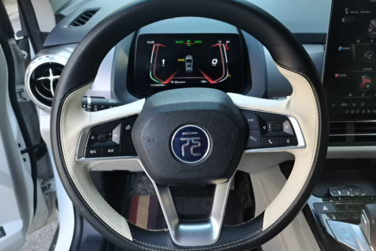BYD Yuan Pro 2022 immagine di auto #11