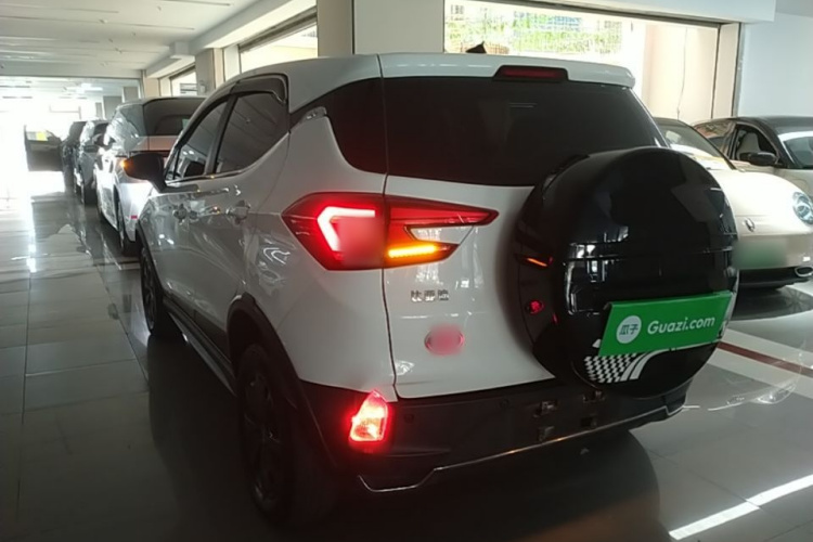 BYD Yuan New Energy 2020 #5 BYD Yuan New Energy 2020 car image #5