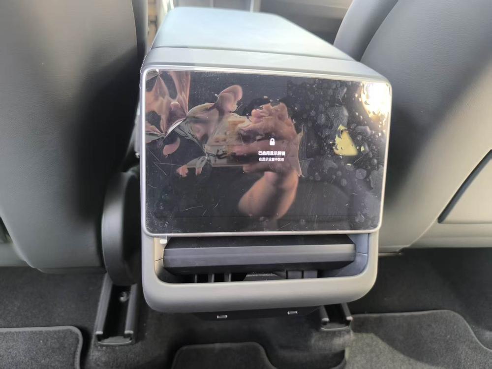 Tesla Model Y 2026 car image #8