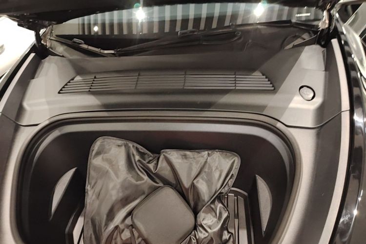 Tesla Model Y 2023 #20 Tesla Model Y 2023 car image #20