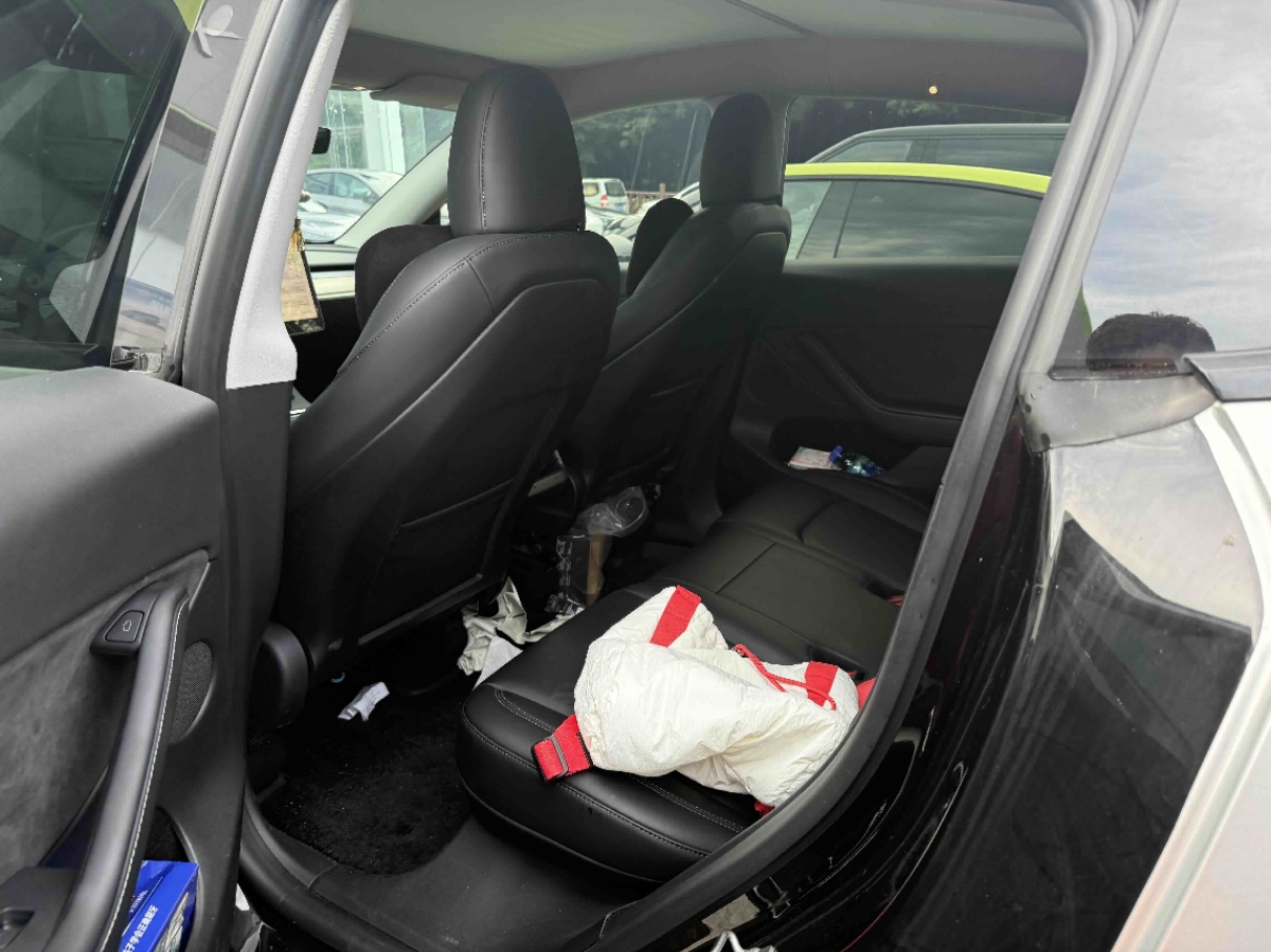 Tesla Model Y 2022 car image #4