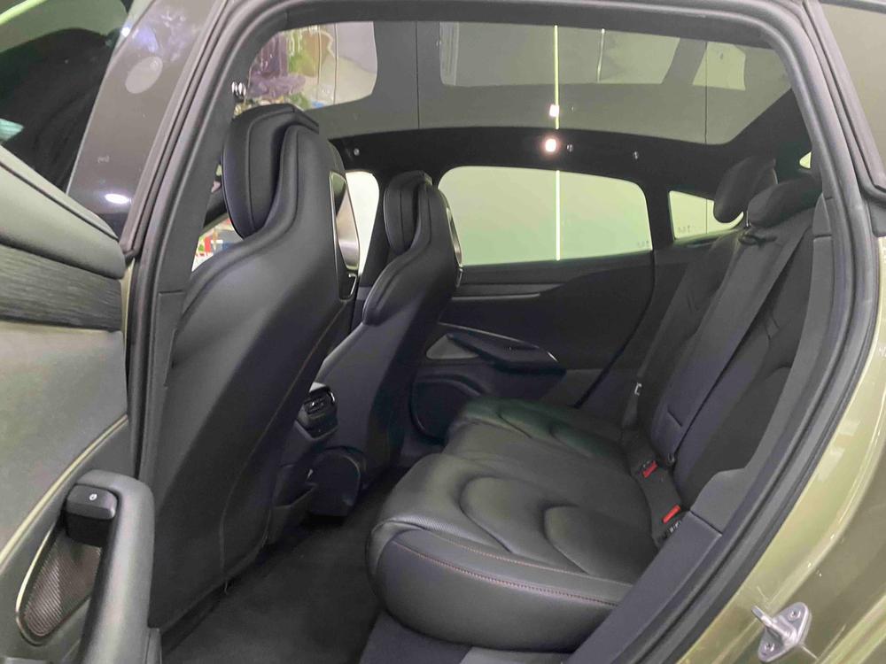 MI SU7 2025 car image #16