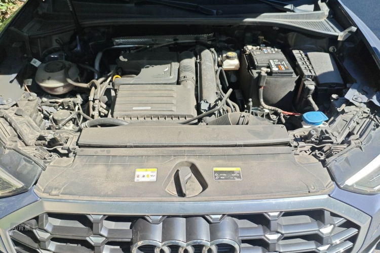 Audi Q3 2021 car image #22