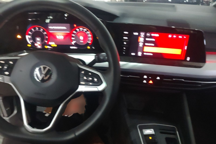 Volkswagen Golf 2022 car image #10