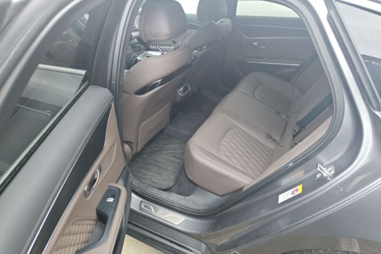 BYD Han 2024 car image #17