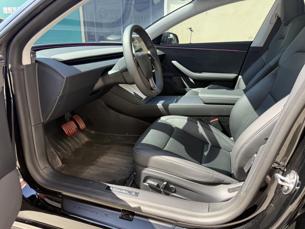 Tesla Model 3 2025 car image #8