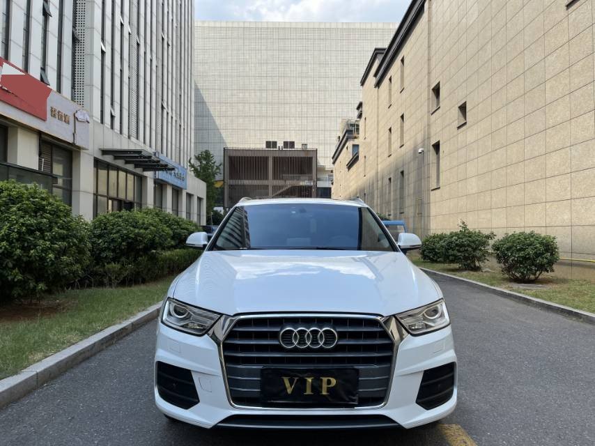 Audi Q3 2017 car image #3