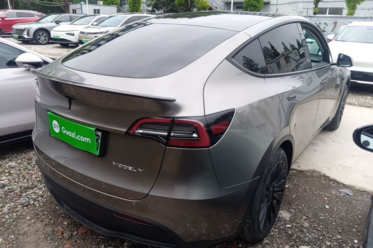 Tesla Model Y 2022 car image #7