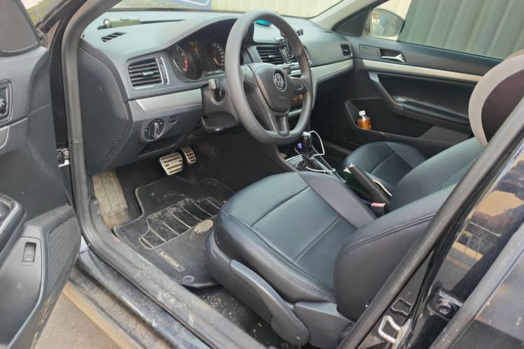 Volkswagen Lavida 2017 car image #9