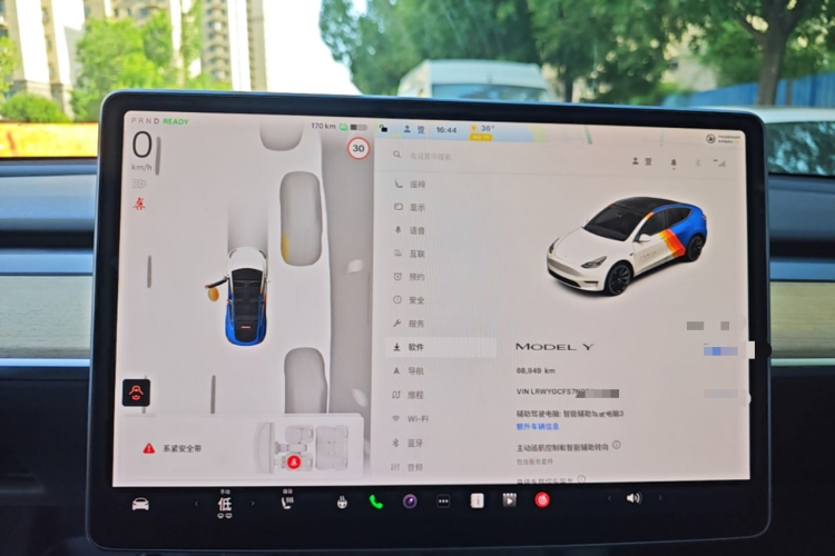 Tesla Model Y 2022 #12 Tesla Model Y 2022 car image #12