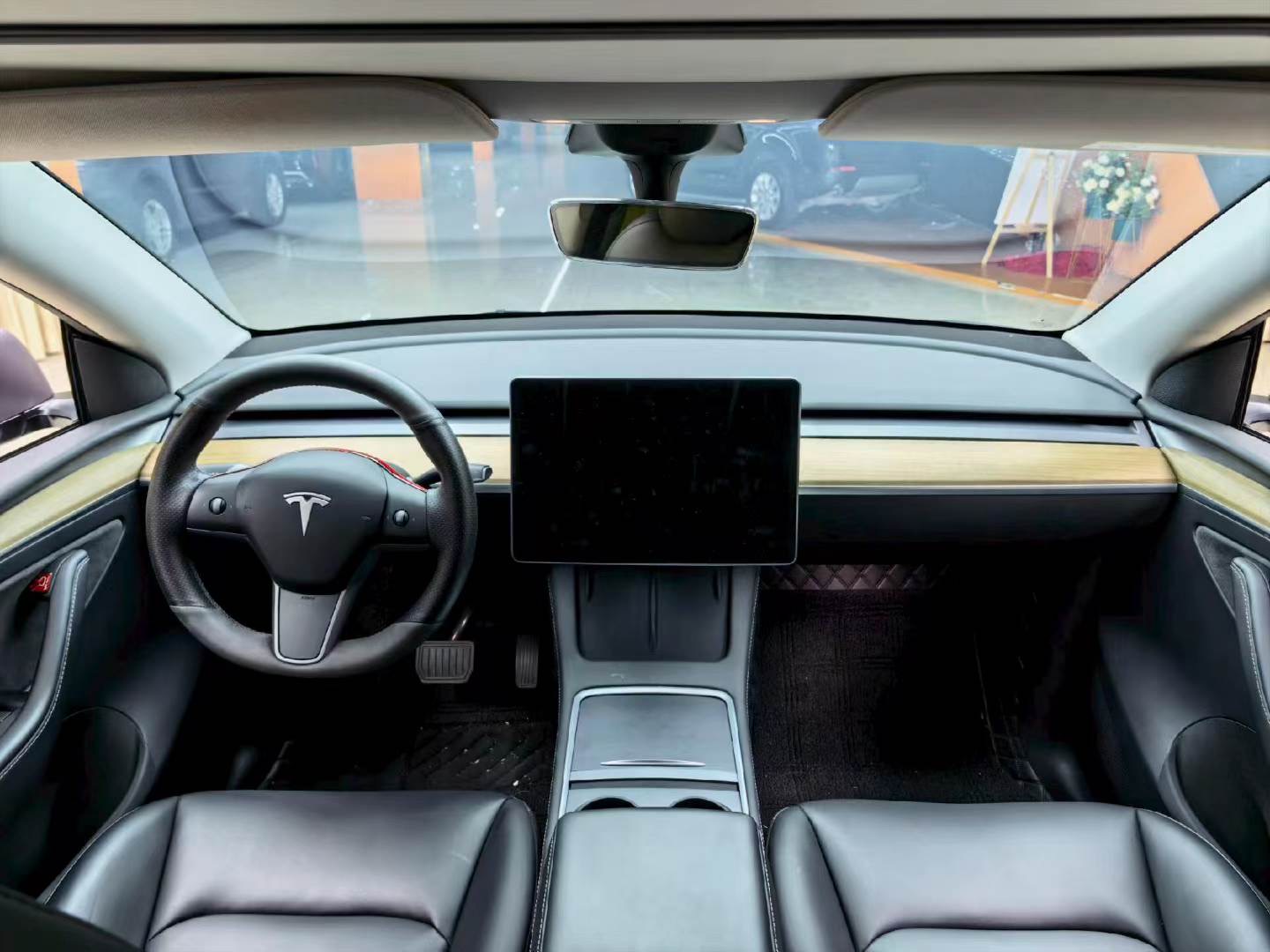 Tesla Model Y 2022 #5 Tesla Model Y 2022 car image #5