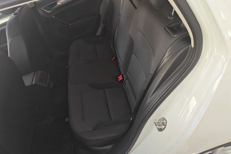 Volkswagen Golf 2019 #13 Volkswagen Golf 2019 car image #13