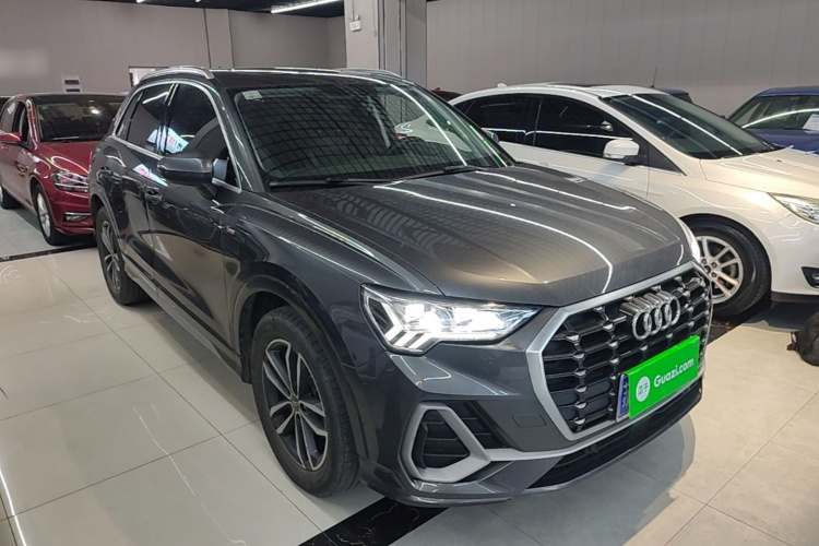 Audi Q3 2021 car image #4