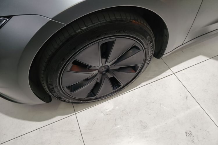 Tesla Model 3 2024 car image #4