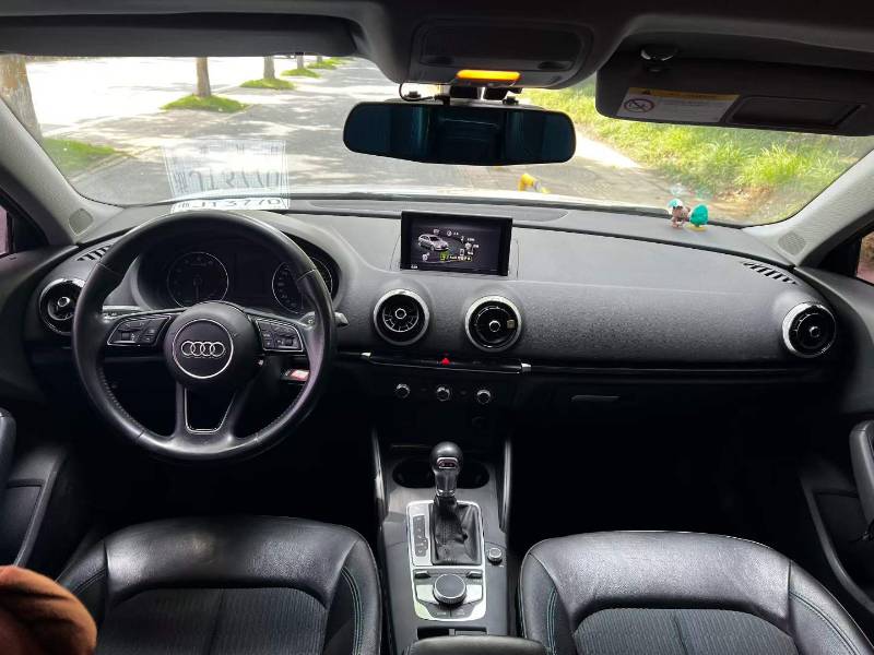 Audi A3 2019 car image #9