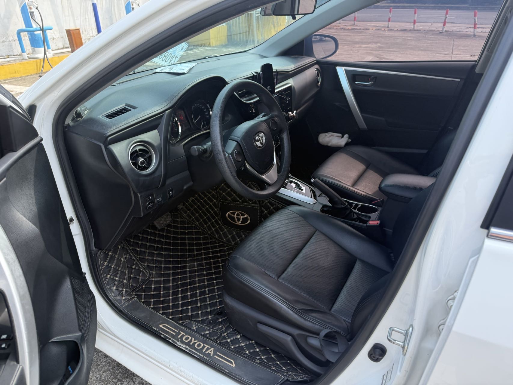 Toyota Corolla 2017 car image #6