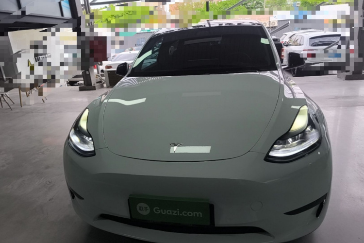 Tesla Model Y 2023 #3 Tesla Model Y 2023 car image #3