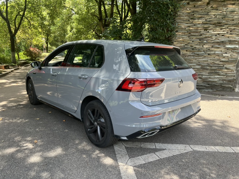 Volkswagen Golf 2026 car image #5
