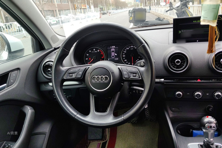 Audi A3 2018 immagine di auto #12