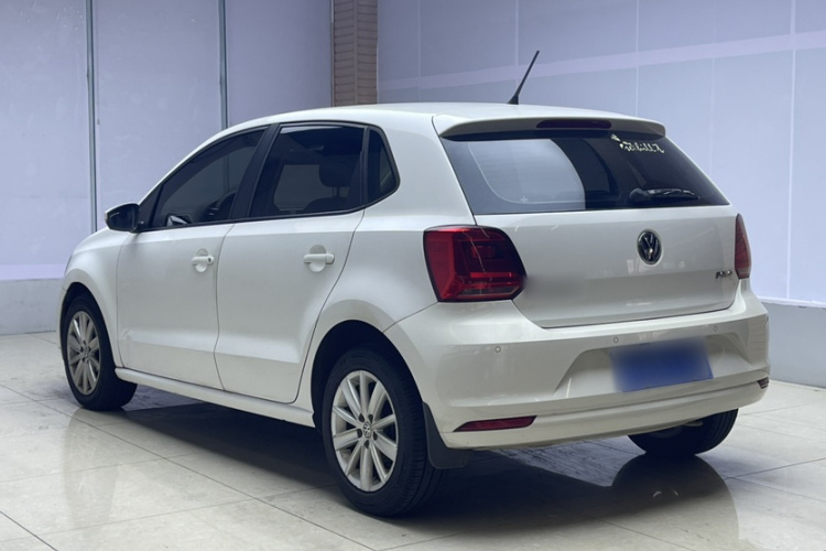 Volkswagen Polo 2015 صورة سيارة #9