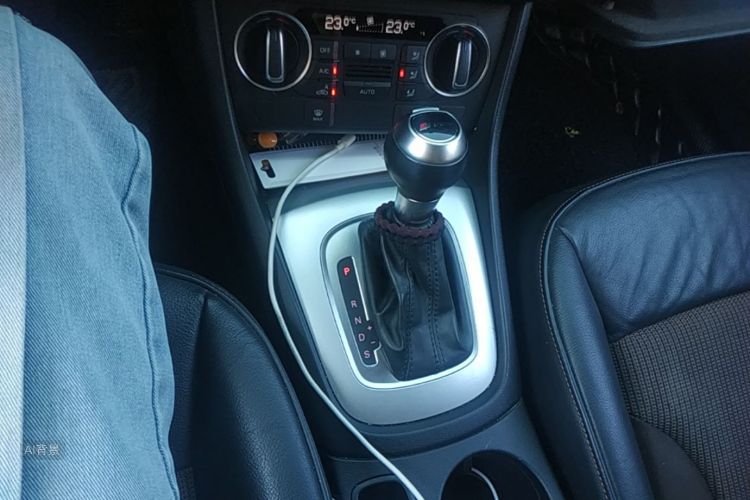 Audi Q3 2016 image de voiture #16