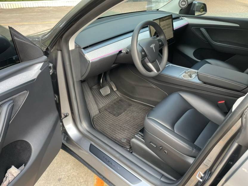 Tesla Model Y 2024 car image #3
