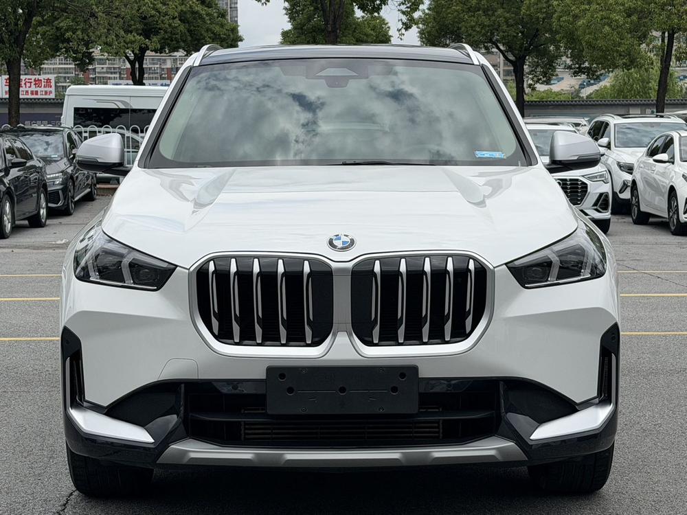 BMW X1 2023 car image #2