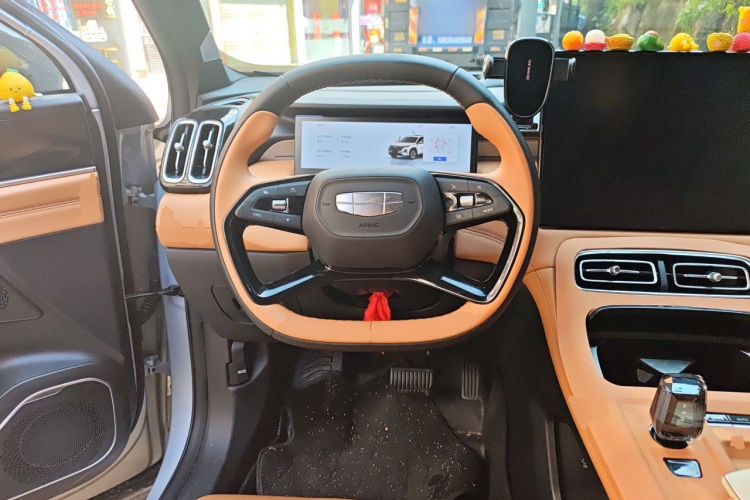 GEELY Boyue L 2025 car image #11
