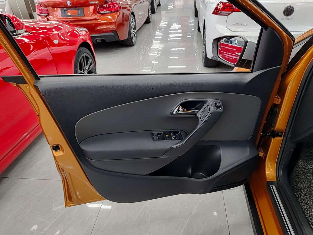 Volkswagen Polo 2018 car image #10