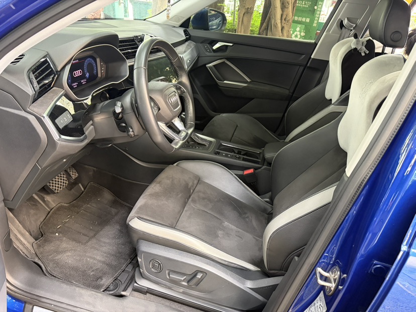 Audi Q3 2020 car image #3