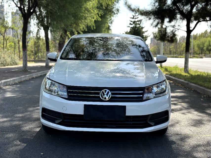 Volkswagen Santana 2023 immagine di auto #2