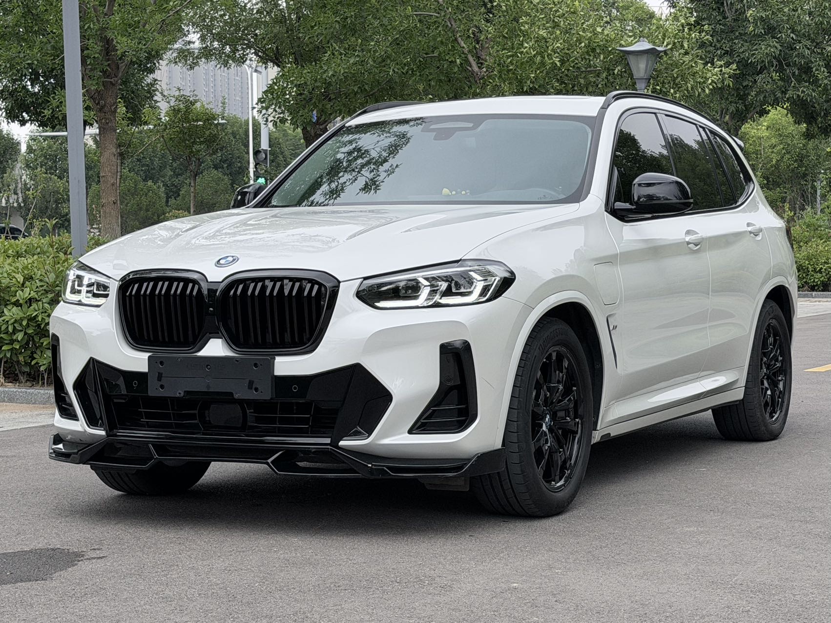 BMW iX3 2024 BMW iX3 2024 car image