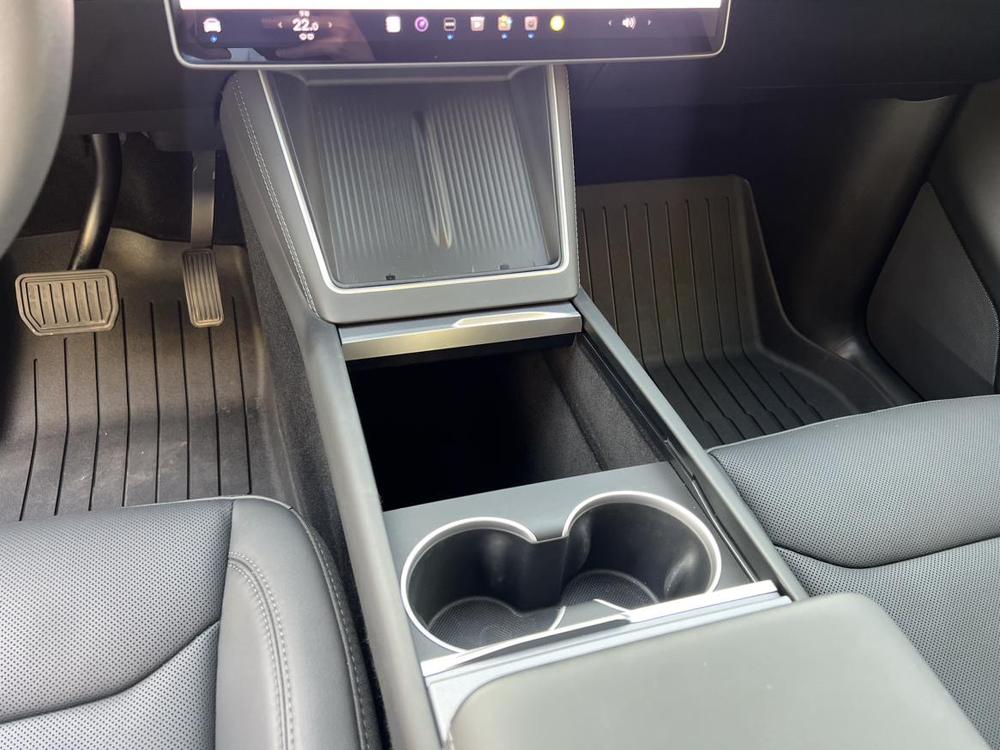 Tesla Model Y 2025 #10 Tesla Model Y 2025 immagine di auto #10