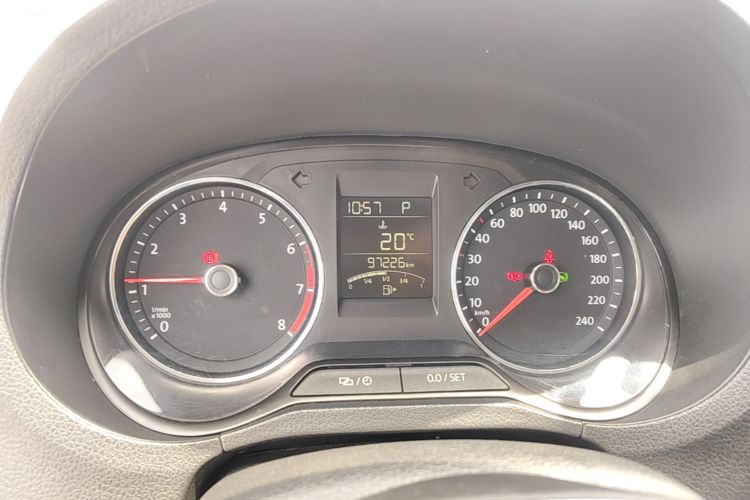 Volkswagen Polo 2016 car image #12