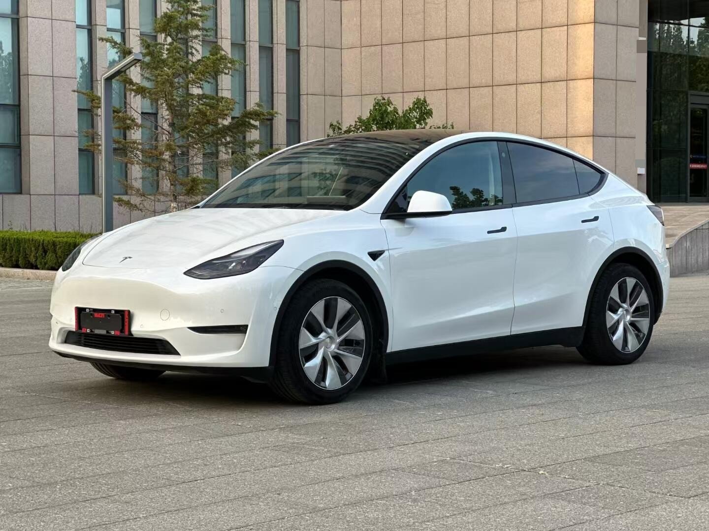 Tesla Model Y 2022 car image 