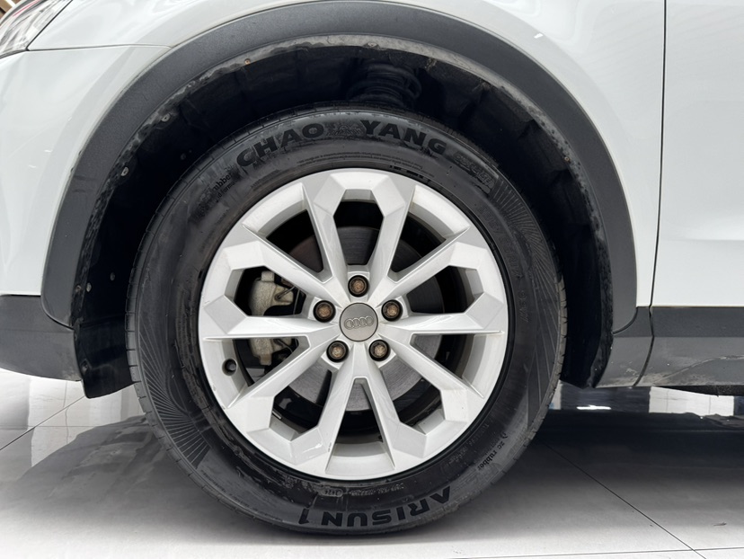 Audi Q3 2016 car image #23