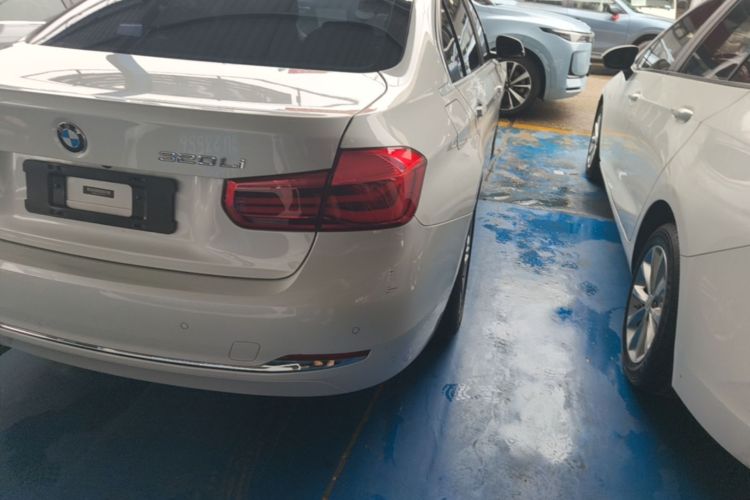 BMW 3 Series 2017 car image #8