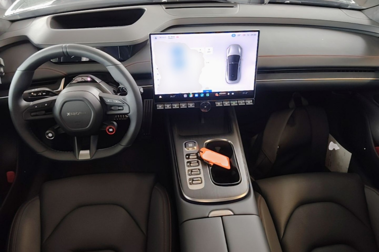 MI SU7 2025 immagine di auto #11
