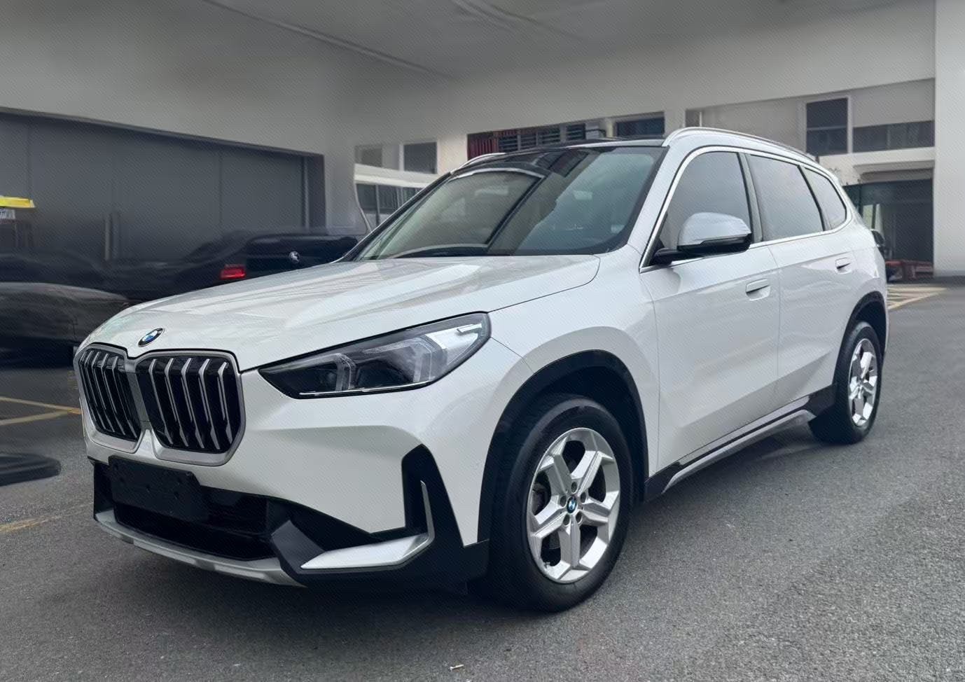 BMW X1 2023 BMW X1 2023 car image