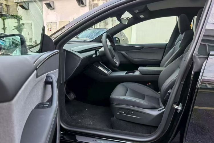 Tesla Model Y 2026 car image #15