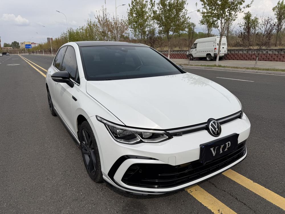 Volkswagen Golf 2022 car image #3