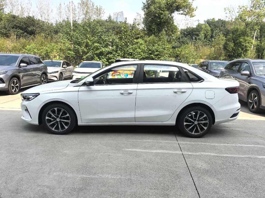 GEELY Emgrand 2025 #3 GEELY Emgrand 2025 car image #3