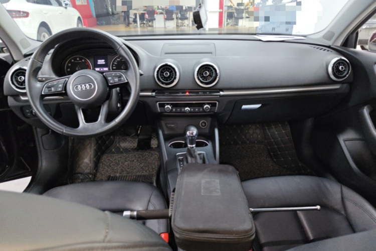 Audi A3 2019 car image #11