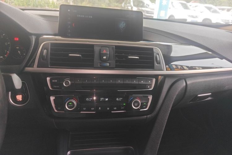 BMW 3 Series 2019 #13 BMW 3 Series 2019 image de voiture #13