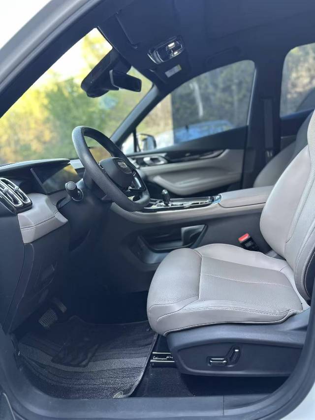 GEELY Boyue L 2025 car image #4