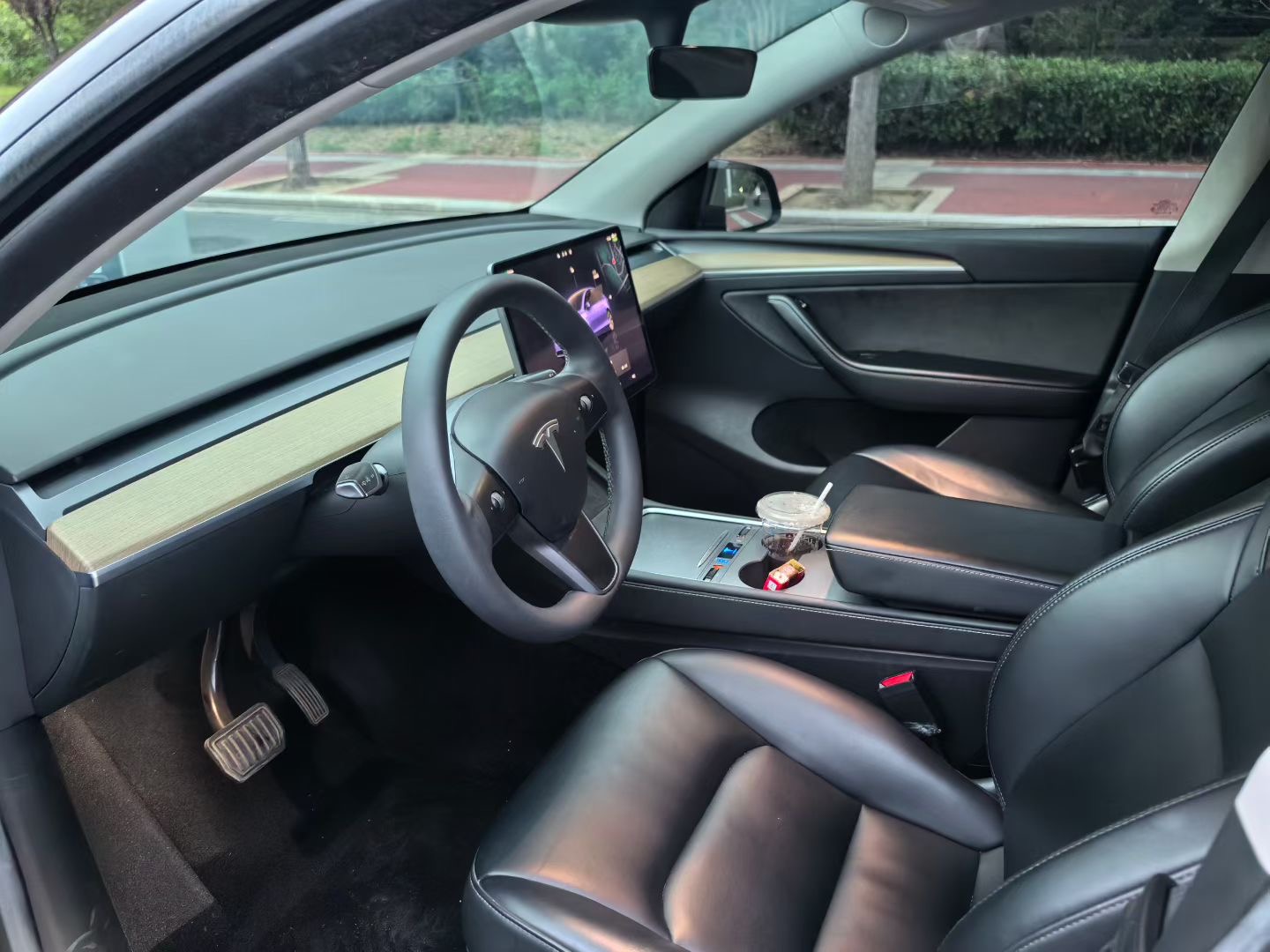 Tesla Model Y 2023 #4 Tesla Model Y 2023 car image #4