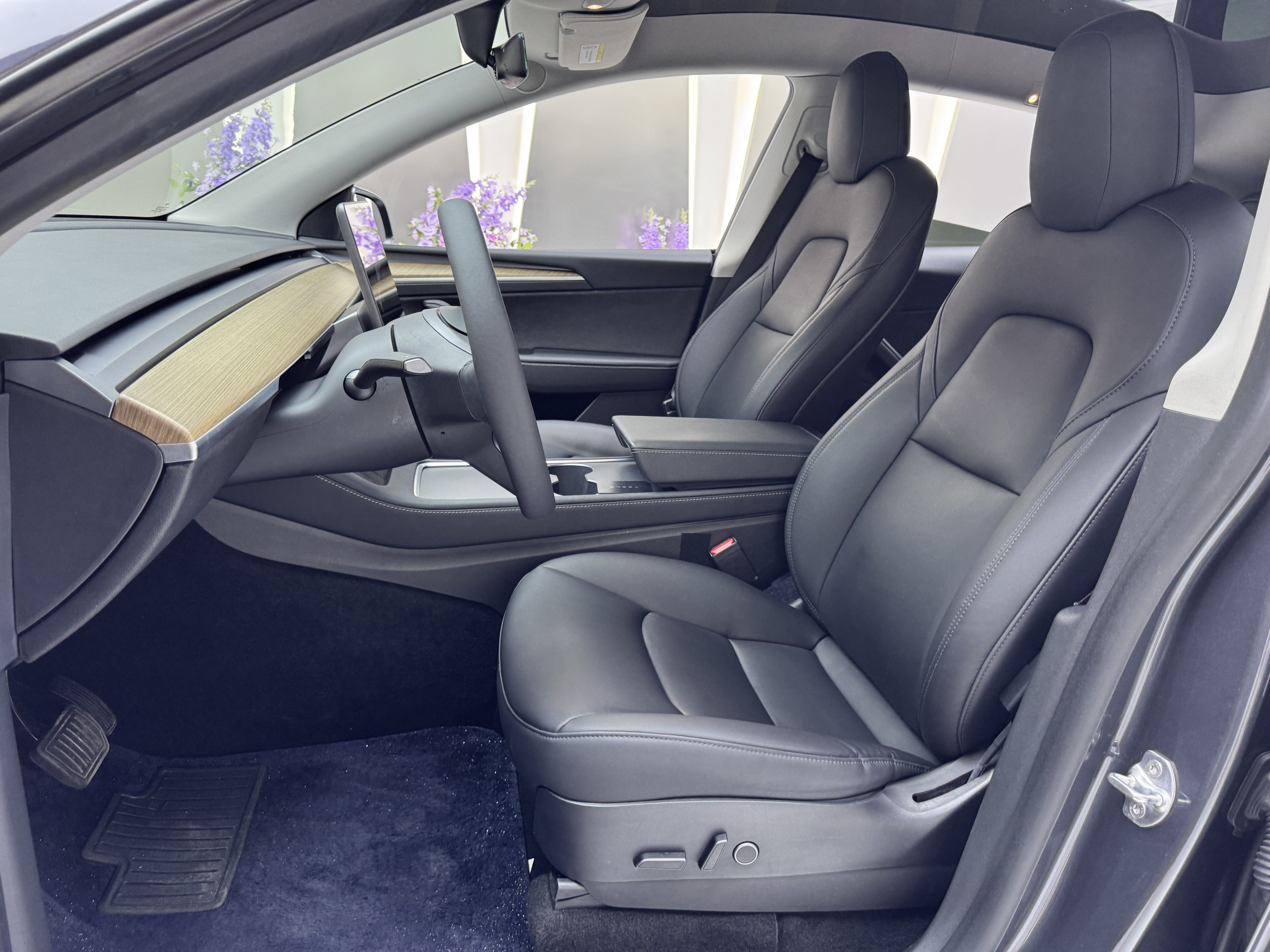 Tesla Model Y 2021 #5 Tesla Model Y 2021 car image #5